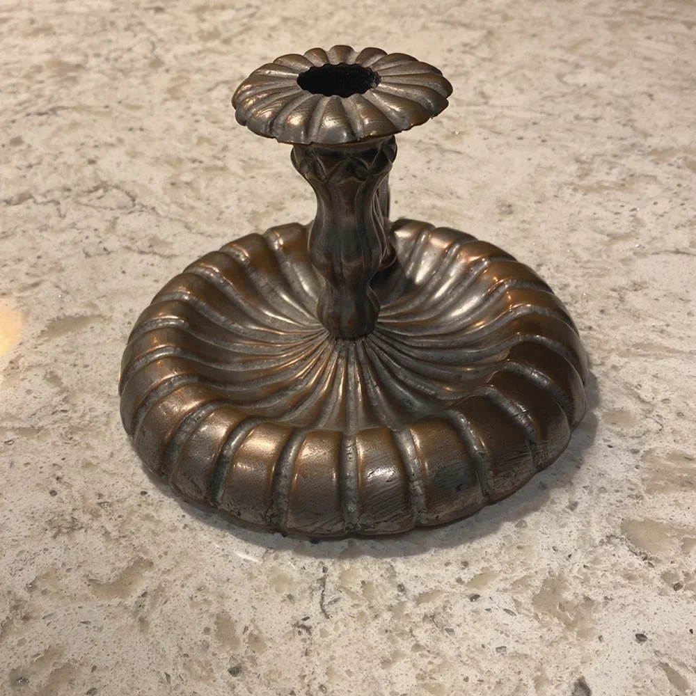 VINTAGE~CANDLESTICK HOLDER~WITH SNUFFER~ROMANTIC HOME & GARDEN DECOR~COUNTRY~G21